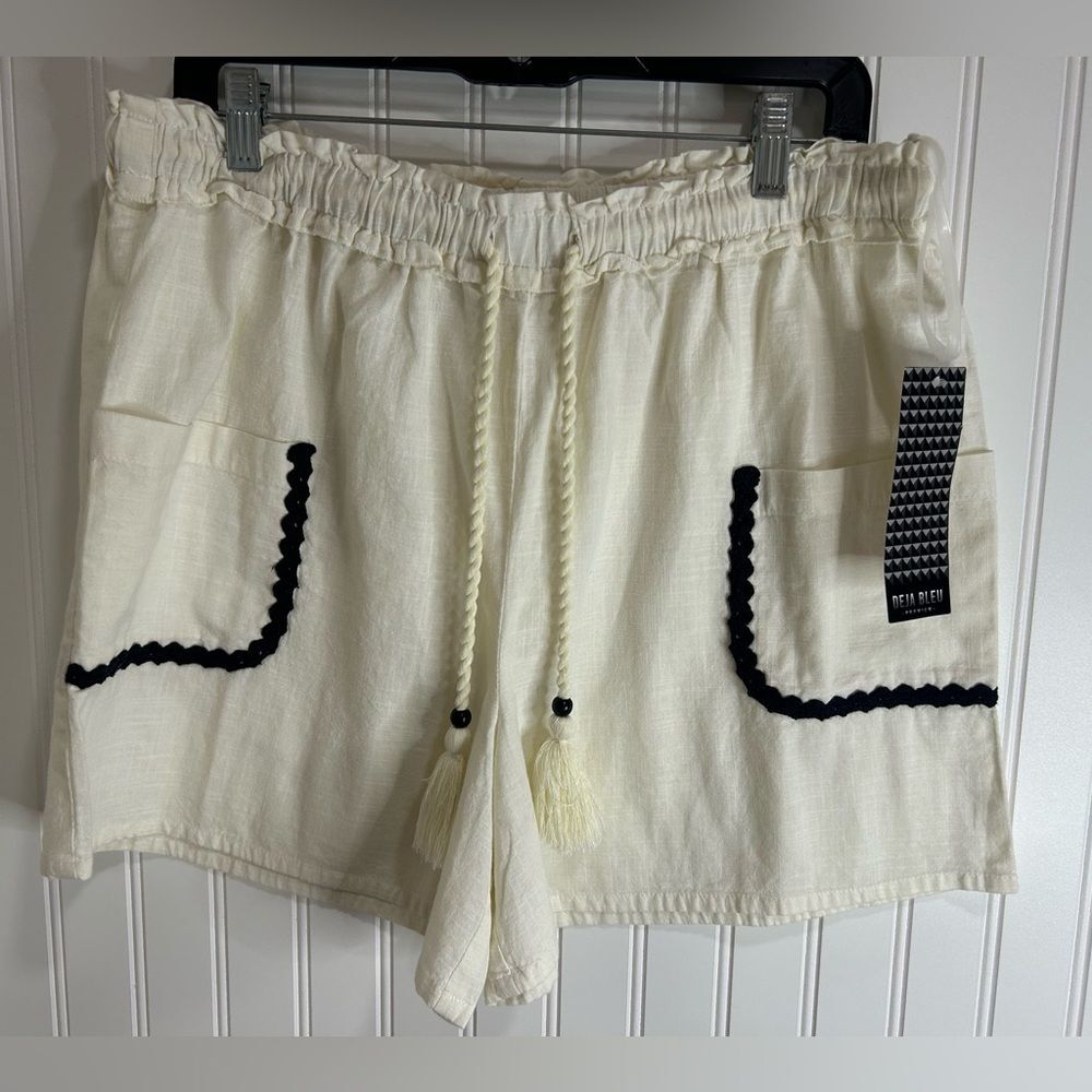 Deja Bleu women Elegant High Waist Cream Shorts with Black Accents.100% cotton